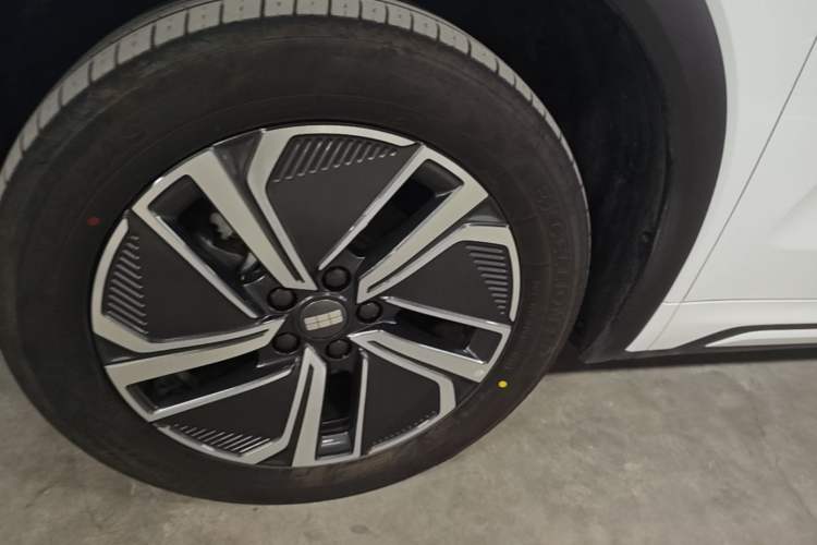 Used Geely Galaxy Xingjian 7 EM-i 2025 55km Exploration Edition Left Front Wheel Hub