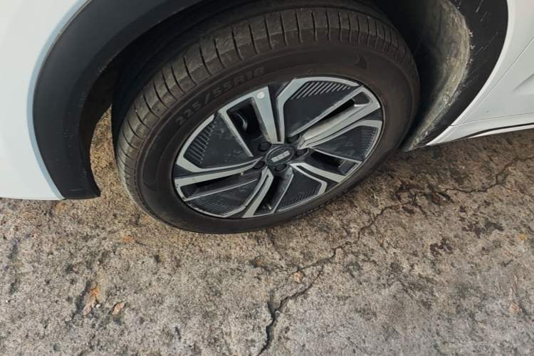 Used Geely Galaxy Xingjian 7 EM-i 2025 120km Launch+ Version Left Front Wheel Hub