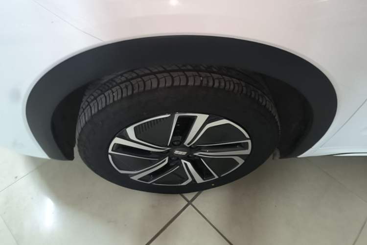 Used Geely Galaxy Xingjian 7 EM-i 2025 120km Launch+ Version Left Front Wheel Hub