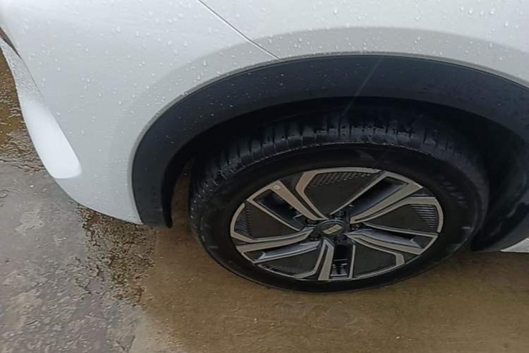 Used Geely Galaxy Xingjian 7 EM-i 2025 120km Launch+ Version Left Front Wheel Hub