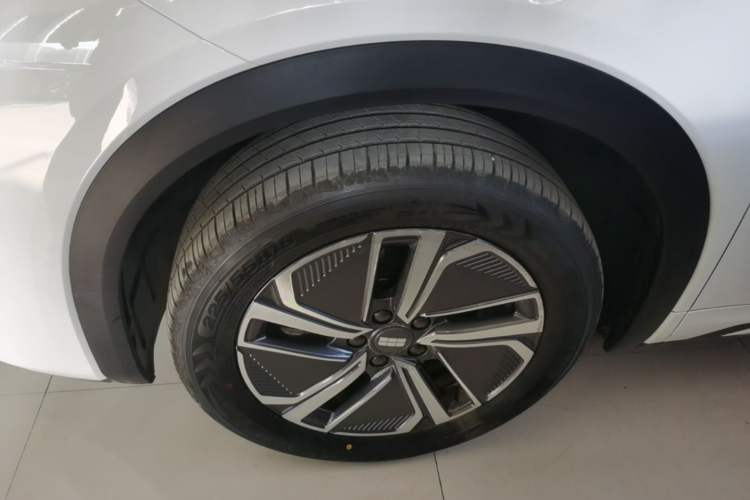 Used Geely Galaxy Xingjian 7 EM-i 2025 120km Exploration+ Version Left Front Wheel Hub