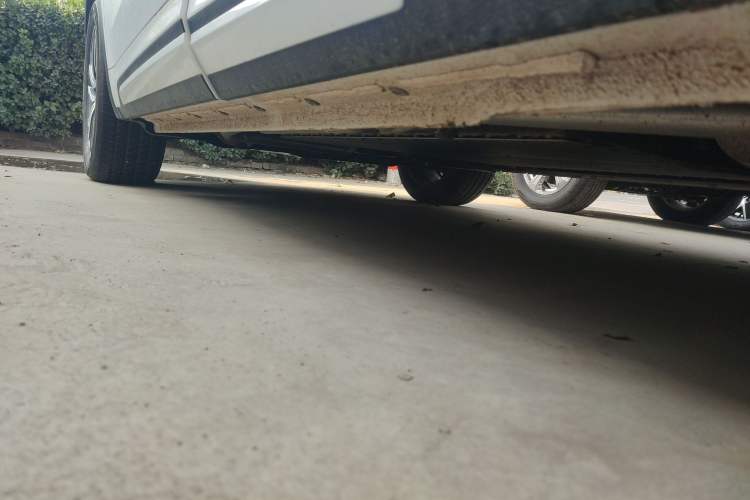 Used Geely Galaxy Xingjian 7 EM-i 2025 120km Launch+ Version Left Side Sill