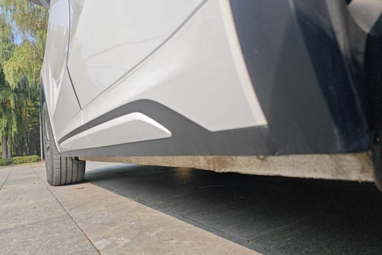 Used Geely Galaxy Xingjian 7 EM-i 2025 120km Exploration+ Version Left Side Sill