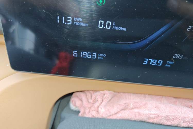 Used Geely Galaxy Xingjian 7 EM-i 2025 120km Launch+ Version Odometer Close Up