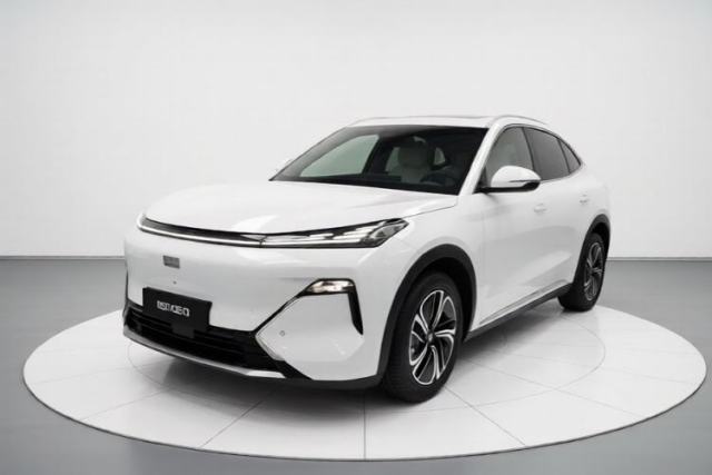 Używany Geely Galaxy Xingjian 7 EM-i 2025 120km Exploration+ Version