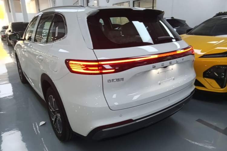 Used Geely Galaxy Xingjian 7 EM-i 2025 120km Exploration+ Version Rear Left 45 Deg