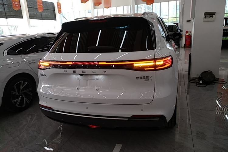 Used Geely Galaxy Xingjian 7 EM-i 2025 120km Launch+ Version Rear