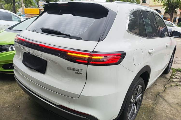 Used Geely Galaxy Xingjian 7 EM-i 2025 120km Launch+ Version Rear Right 45 Deg