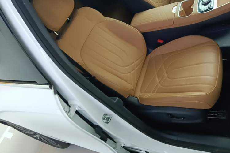 Used Geely Galaxy Xingjian 7 EM-i 2025 120km Navigator Edition Right Front Seat