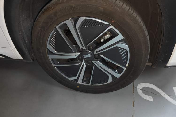 Used Geely Galaxy Xingjian 7 EM-i 2025 120km Exploration+ Version Right Front Wheel Hub