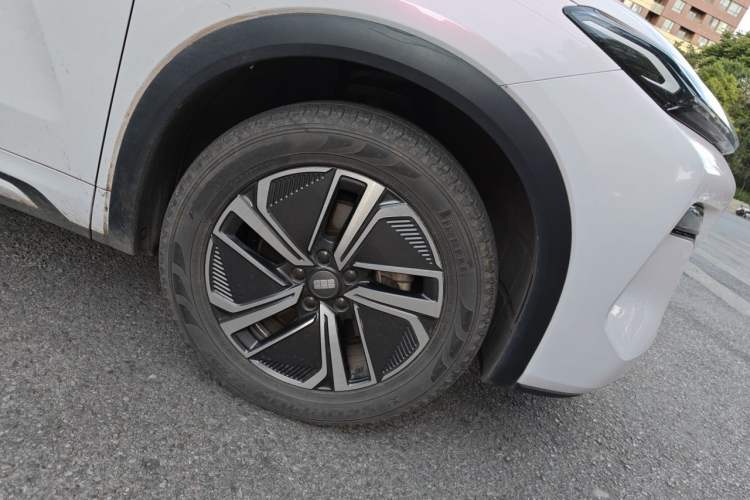Used Geely Galaxy Xingjian 7 EM-i 2025 120km Launch+ Version Right Front Wheel Hub