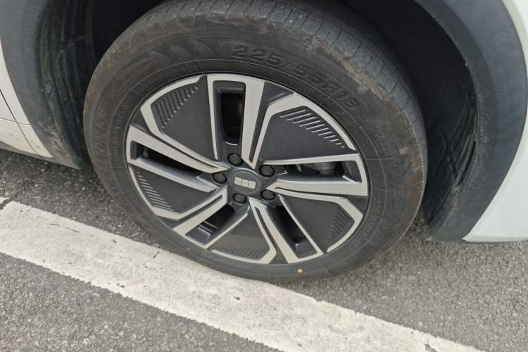 Used Geely Galaxy Xingjian 7 EM-i 2025 120km Exploration+ Version Right Front Wheel Hub