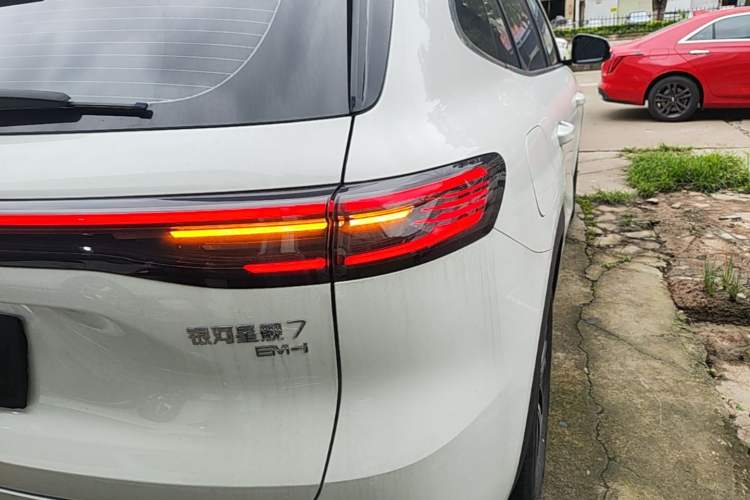 Used Geely Galaxy Xingjian 7 EM-i 2025 120km Launch+ Version Right Rear Taillight