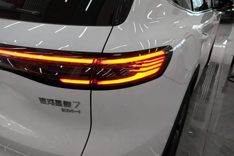 Used Geely Galaxy Xingjian 7 EM-i 2025 120km Launch+ Version Right Rear Taillight
