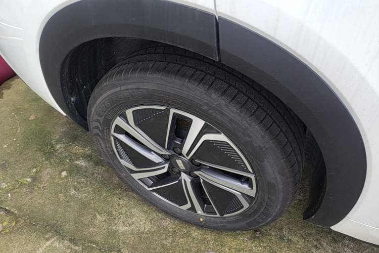 Used Geely Galaxy Xingjian 7 EM-i 2025 120km Launch+ Version Right Rear Wheel Hub
