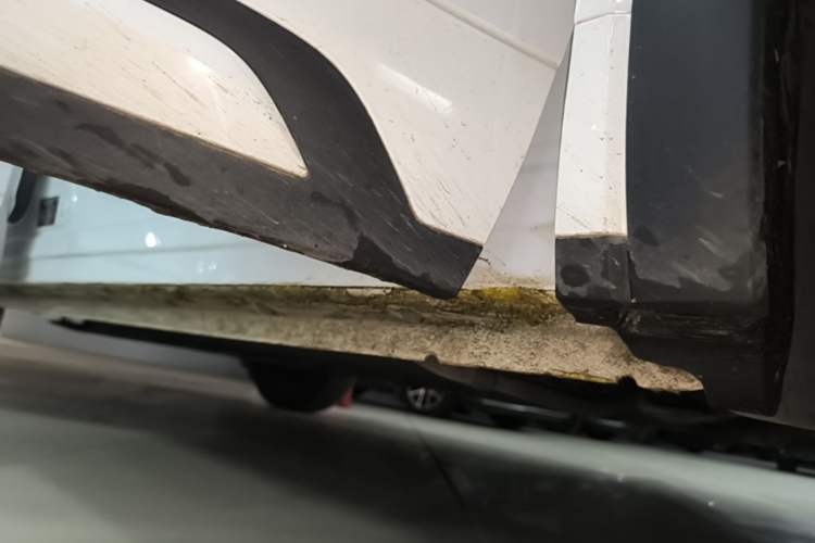 Used Geely Galaxy Xingjian 7 EM-i 2025 120km Launch+ Version Right Side Sill