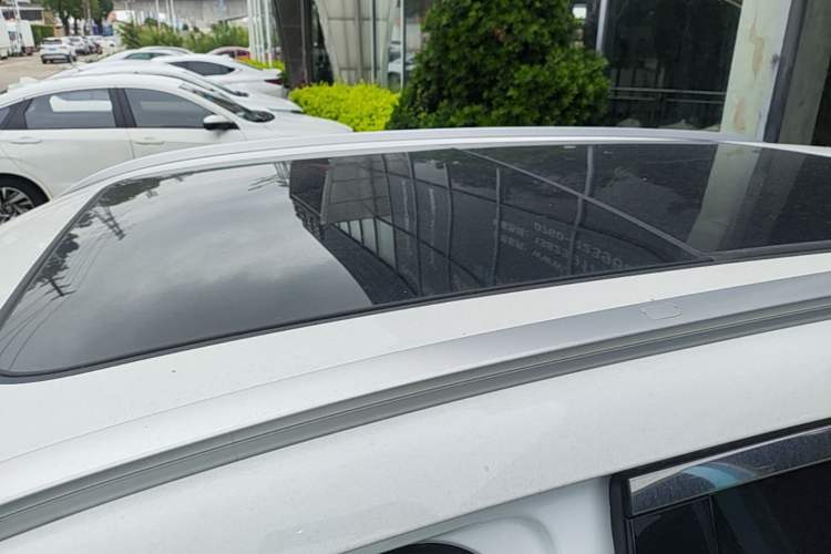 Used Geely Galaxy Xingjian 7 EM-i 2025 120km Launch+ Version Roof