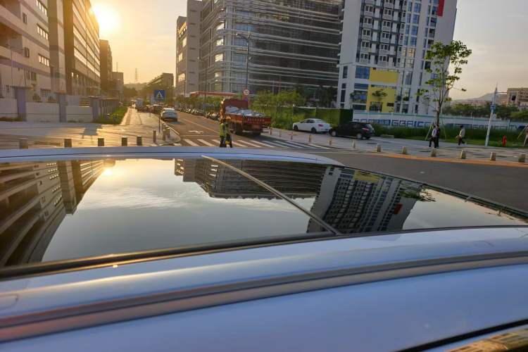 Used Geely Galaxy Xingjian 7 EM-i 2025 120km Launch+ Version Roof
