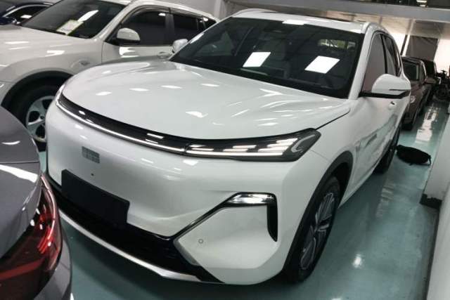 Używany Geely Galaxy Xingjian 7 EM-i 2025 120km Exploration+ Version