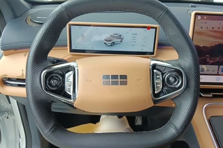 Used Geely Galaxy Xingjian 7 EM-i 2025 120km Navigator Edition Steering Wheel