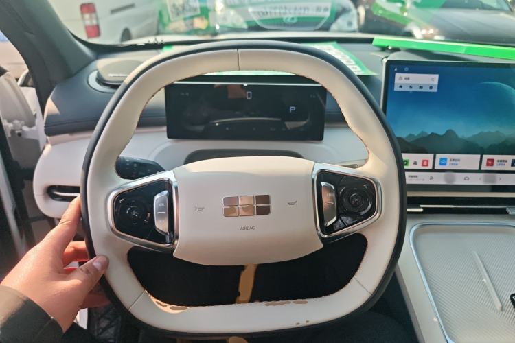 Used Geely Galaxy Xingjian 7 EM-i 2025 120km Launch+ Version Steering Wheel