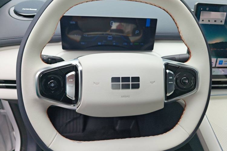 Used Geely Galaxy Xingjian 7 EM-i 2025 120km Launch+ Version Steering Wheel