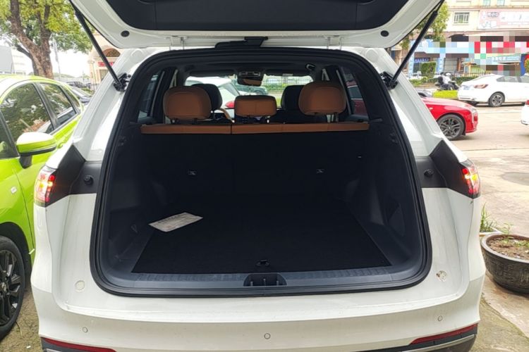 Used Geely Galaxy Xingjian 7 EM-i 2025 120km Launch+ Version Trunk