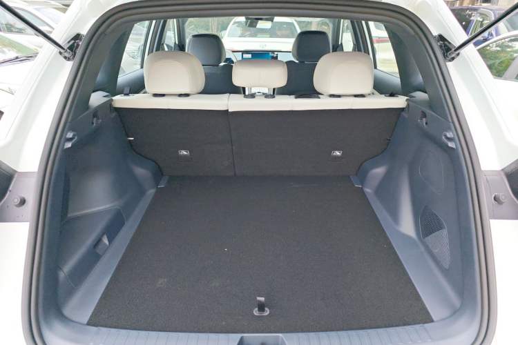 Used Geely Galaxy Xingjian 7 EM-i 2025 120km Launch+ Version Trunk