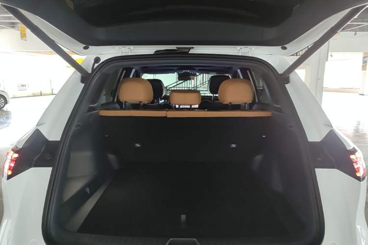 Used Geely Galaxy Xingjian 7 EM-i 2025 120km Exploration+ Version Trunk