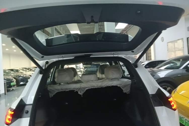 Used Geely Galaxy Xingjian 7 EM-i 2025 120km Exploration+ Version Trunk