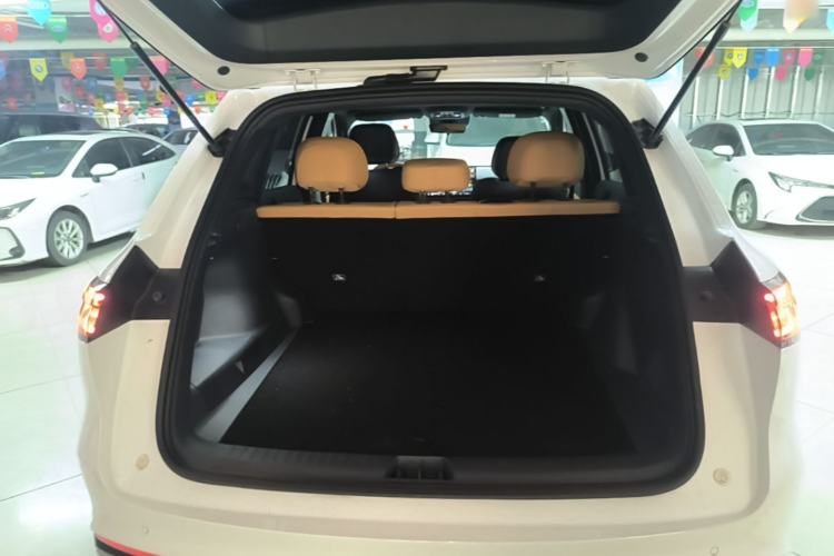 Used Geely Galaxy Xingjian 7 EM-i 2025 120km Launch+ Version Trunk