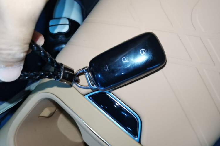 Used Geely Galaxy Xingjian 7 EM-i 2025 120km Navigator Edition Vehicle Key