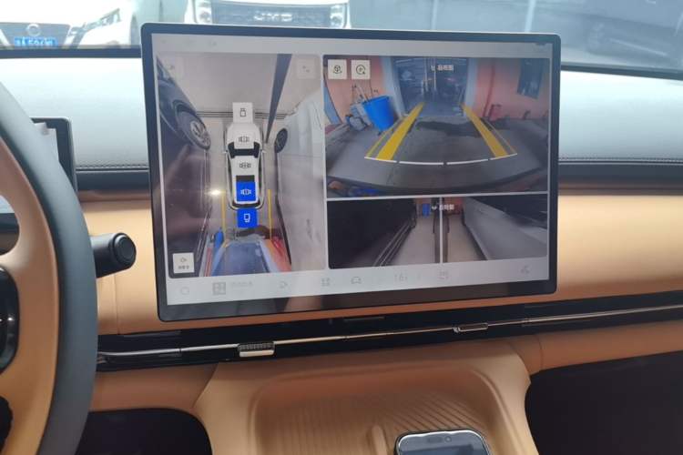 Used Geely Galaxy Xingjian 7 EM-i 2026 Model 135km Smart Navigation Version Audio And AC Panel