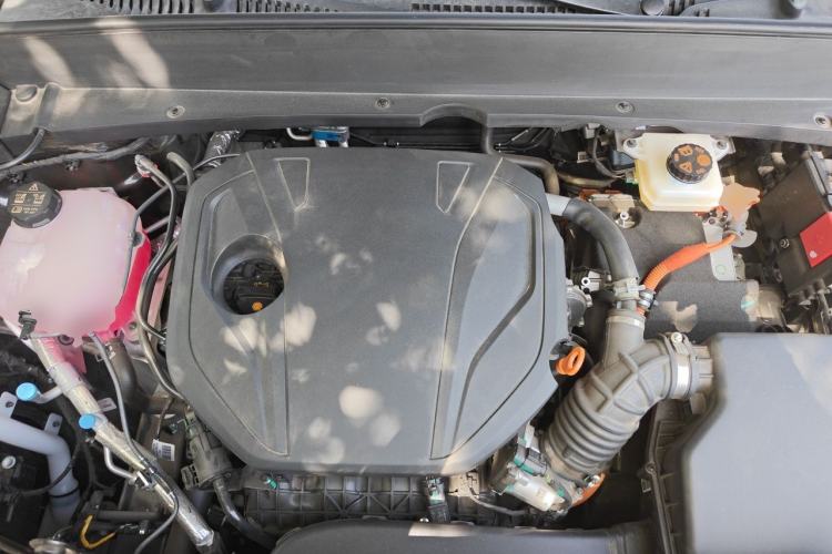 Used Geely Galaxy Xingjian 7 EM-i 2026 Model 135km Leading Edition Engine Bay