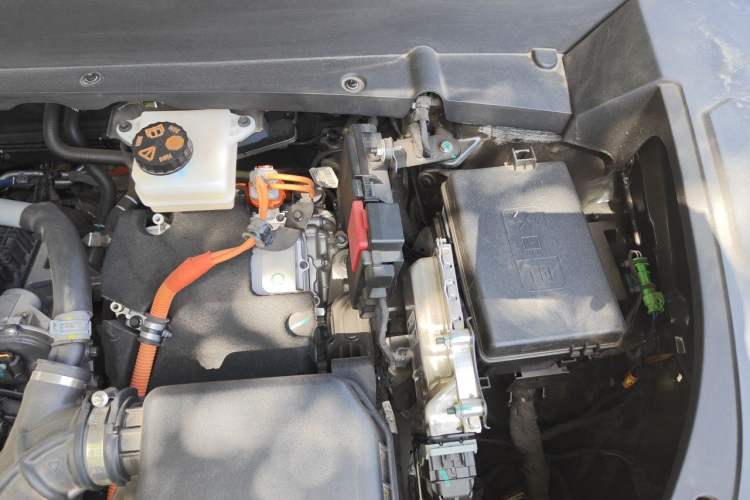 Used Geely Galaxy Xingjian 7 EM-i 2026 Model 135km Leading Edition Engine Bay Left