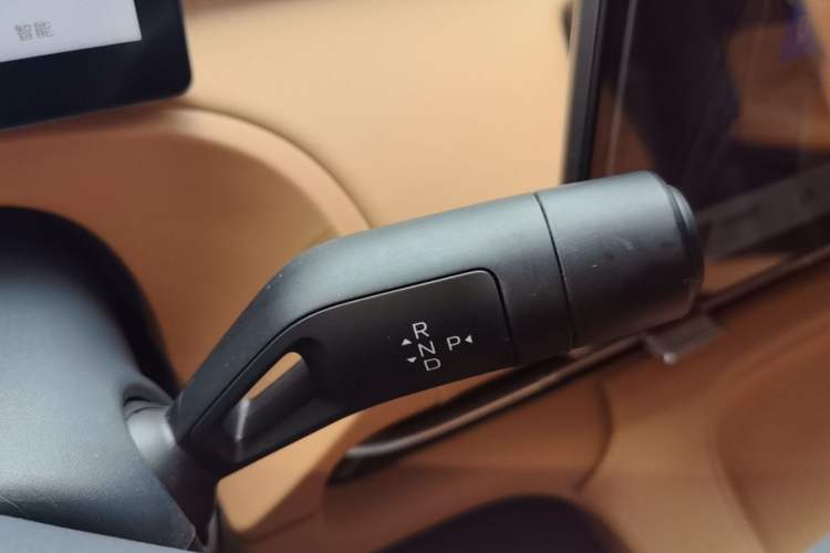 Used Geely Galaxy Xingjian 7 EM-i 2026 Model 135km Smart Navigation Version Gear Lever