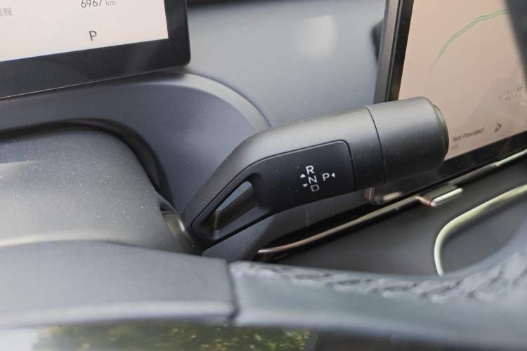 Used Geely Galaxy Xingjian 7 EM-i 2026 Model 135km Leading Edition Gear Lever