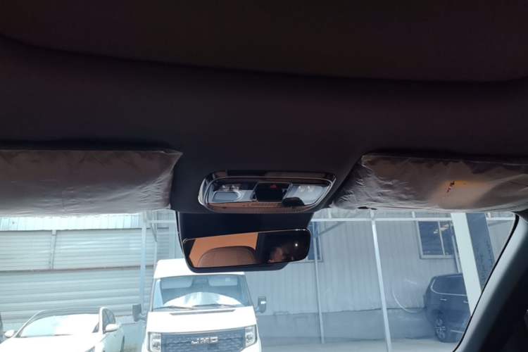 Used Geely Galaxy Xingjian 7 EM-i 2026 Model 135km Smart Navigation Version Headliner