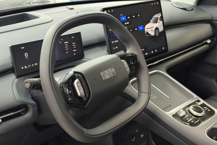 Used Geely Galaxy Xingjian 7 EM-i 2026 Model 135km Leading Edition Interior 5