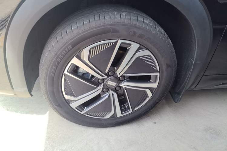 Used Geely Galaxy Xingjian 7 EM-i 2026 Model 135km Smart Navigation Version Left Front Wheel Hub