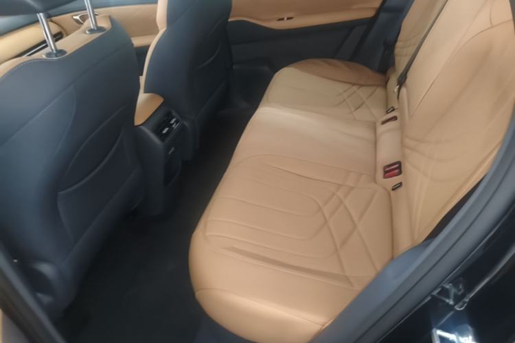 Used Geely Galaxy Xingjian 7 EM-i 2026 Model 135km Smart Navigation Version Left Rear Seat