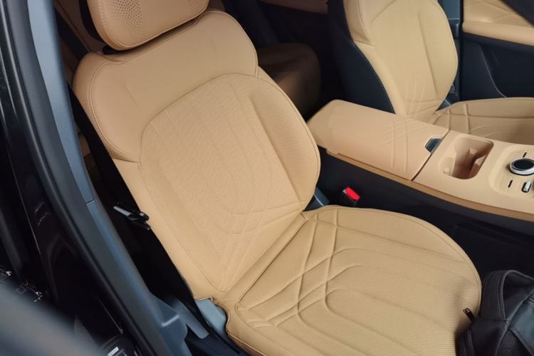 Used Geely Galaxy Xingjian 7 EM-i 2026 Model 135km Smart Navigation Version Right Front Seat