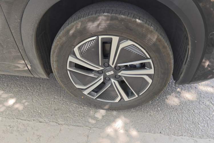 Used Geely Galaxy Xingjian 7 EM-i 2026 Model 135km Leading Edition Right Front Wheel Hub