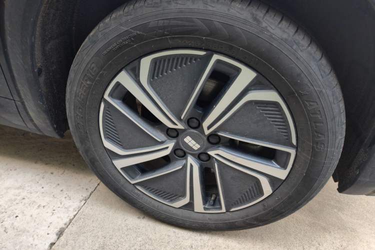 Used Geely Galaxy Xingjian 7 EM-i 2026 Model 135km Smart Navigation Version Right Front Wheel Hub