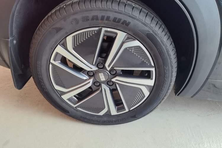 Used Geely Galaxy Xingjian 7 EM-i 2026 Model 135km Smart Navigation Version Right Rear Wheel Hub
