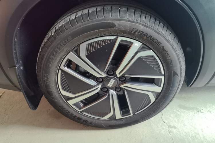 Used Geely Galaxy Xingjian 7 EM-i 2026 Model 135km Smart Navigation Version Right Rear Wheel Hub