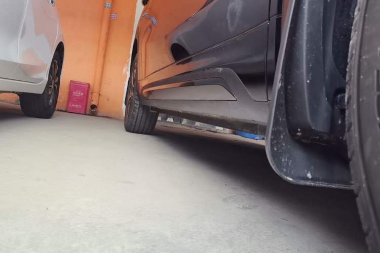 Used Geely Galaxy Xingjian 7 EM-i 2026 Model 135km Smart Navigation Version Right Side Sill