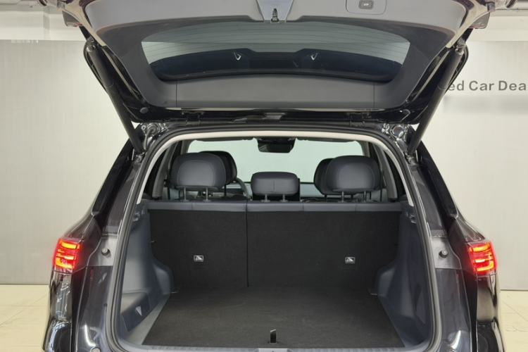 Used Geely Galaxy Xingjian 7 EM-i 2026 Model 135km Leading Edition Trunk