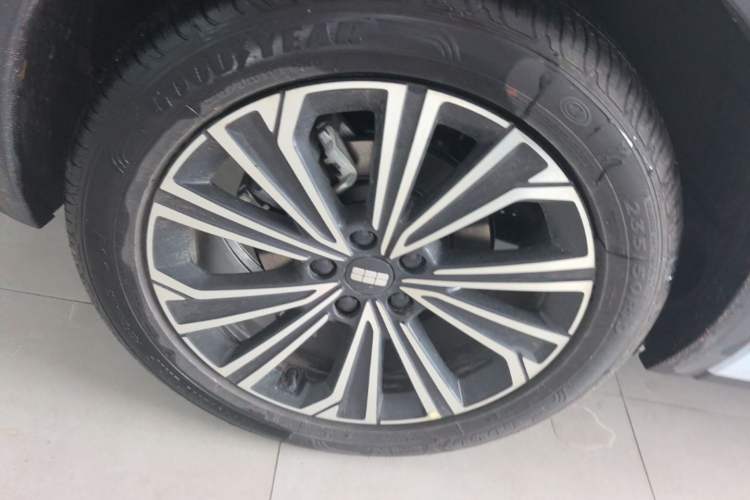 Used Geely Galaxy Xingjian 7 EM-i 2026 Model 135km Starship Version Right Rear Wheel Hub