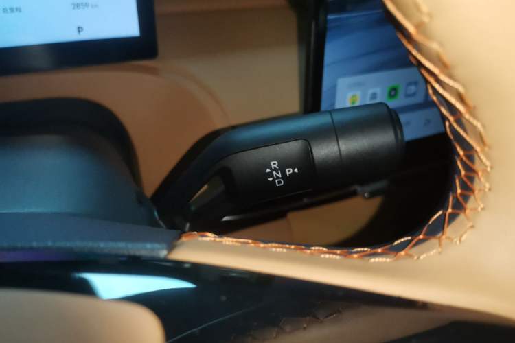 Used Geely Galaxy Xingjian 7 EM-i 2026 Model 135km Smart Navigation Version Gear Lever
